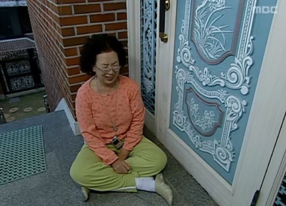 39pepe39's tweet image. 앞머리 그만 자르라고 
그만 
그만 제발 그만 자르라고!!!!!!!!!!!!!