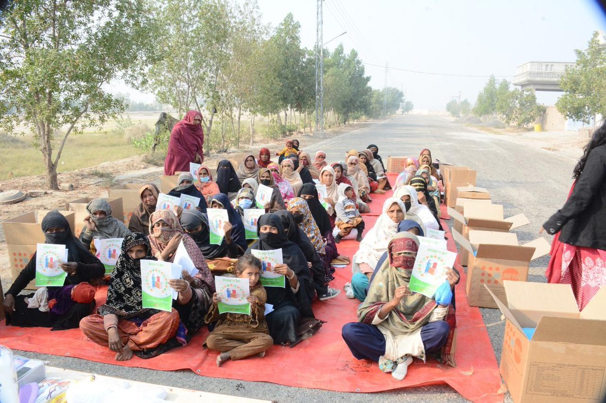 HANDS_Welfare's tweet image. Alhamdulillah, a productive and impactful field visit was conducted under the SRH &amp;amp; GBV Integrated Project.
UNFPA Deputy Representative Dr. Gulnara, along with Dr. Rasheed Khan from UNFPA Islamabad, visited HANDS interventions in Tehsil Jalalpur, District Multan
#HANDS #UNFPA