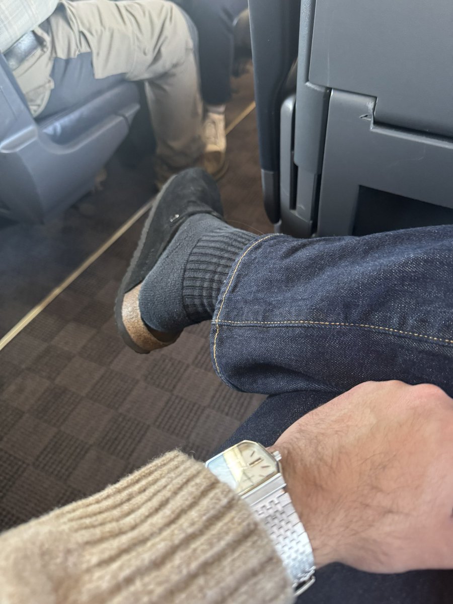 vertgrip's tweet image. Happy black friday