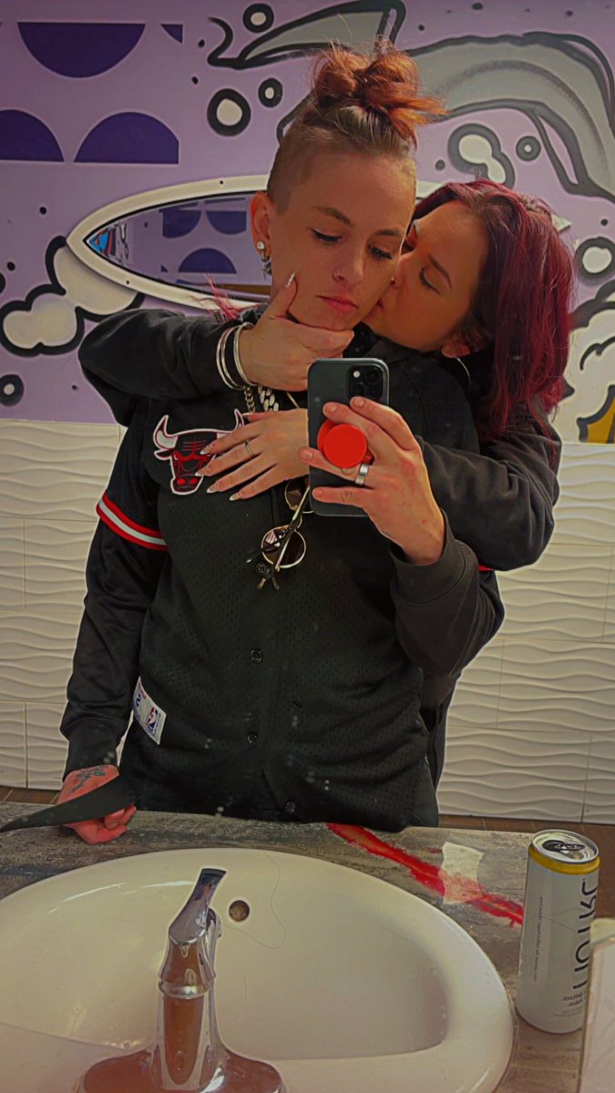 AJ_Ita's tweet image. Spent my first ever #BlackoutWednesday making sure me &amp;amp; mines were good 🖤 #DD