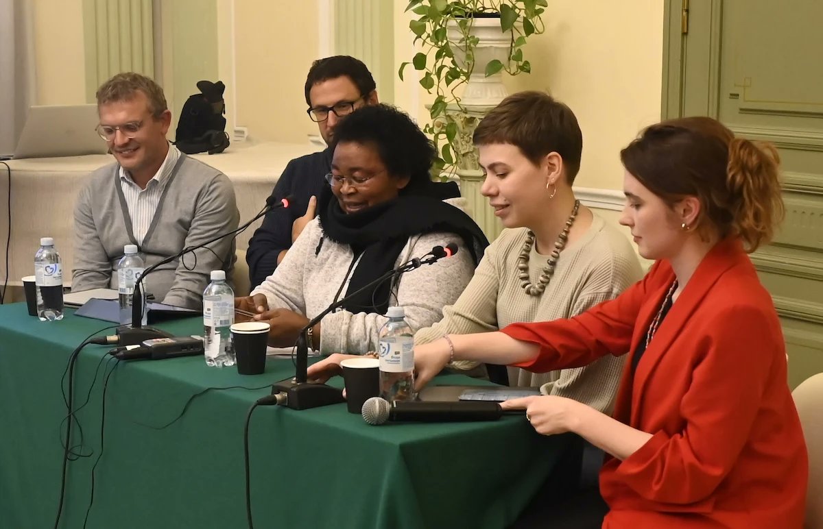 Dalle mostre su san Benedetto e i martiri di Algeria allo struggimento del fado portoghese e alla testimonianza di Rose dall’Uganda. «Abbiamo riscoperto la bellezza della nostra vocazione». A #Mosca si è svolta la quinta edizione di «Luogo di incontro»👇
clonline.org/it/attualita/a…