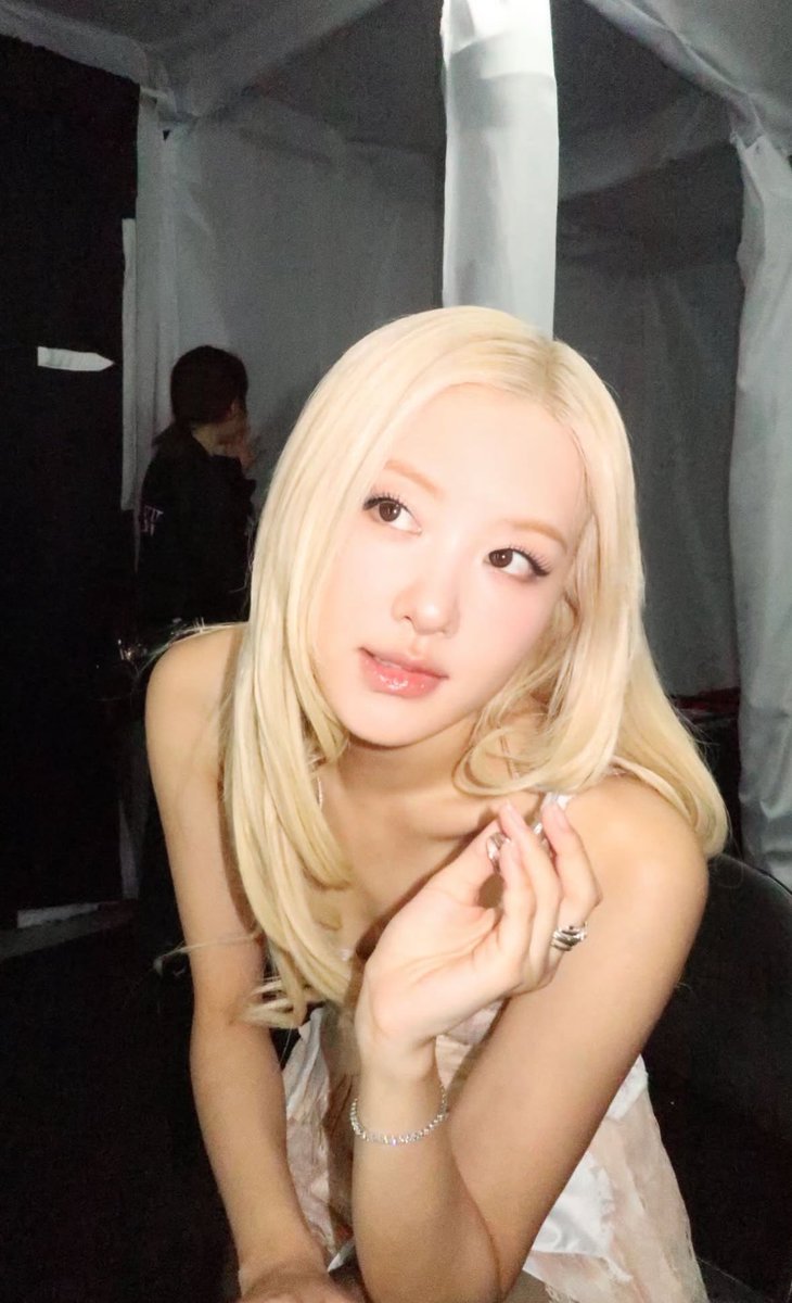 roseannepics's tweet image. 