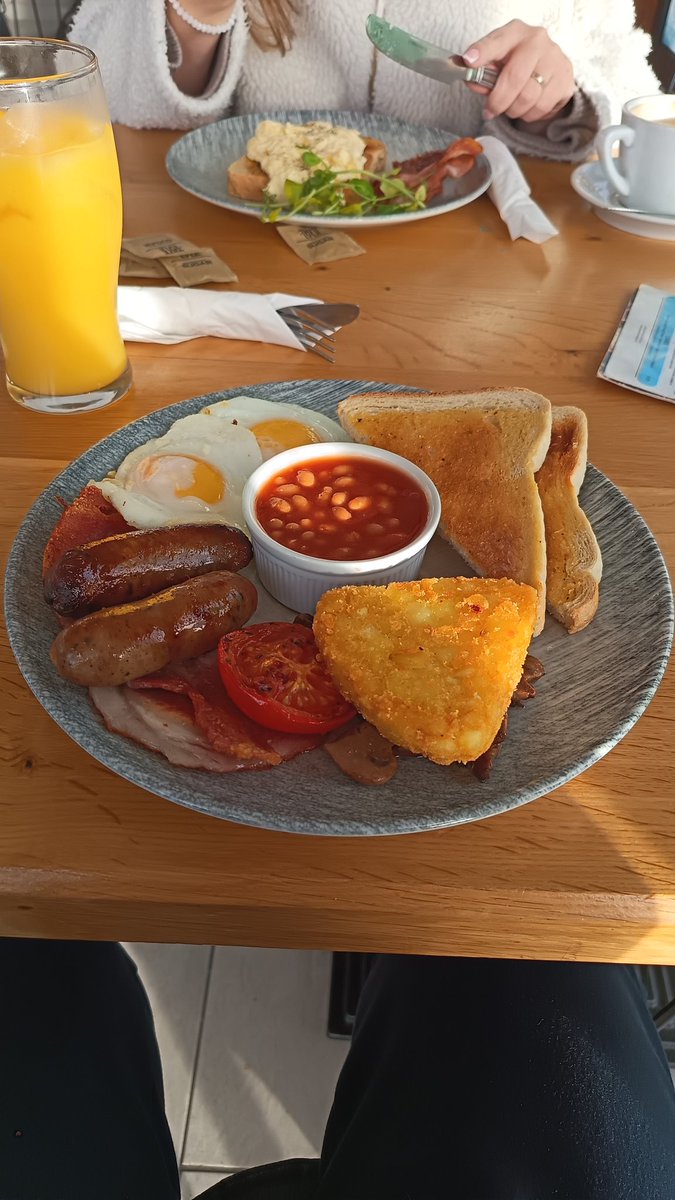 Breakfast with my sister this morning.  Views can't be beat😍.  #plymouth.