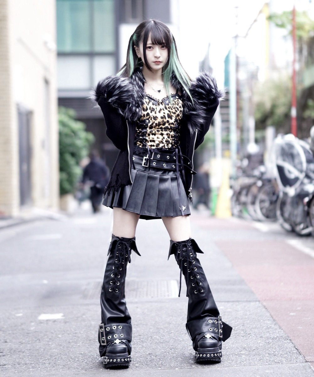 👁‍🗨REFLEM(レフレム)

Street snap📸

ファー付きZIPニットカーディガン
¥15,180

レースアップコルセットキャミソール
¥8,690

ベルト付きプリーツミニスカート
¥14,080

PUレザーフレアレッグカバー
¥10,780

#reflem