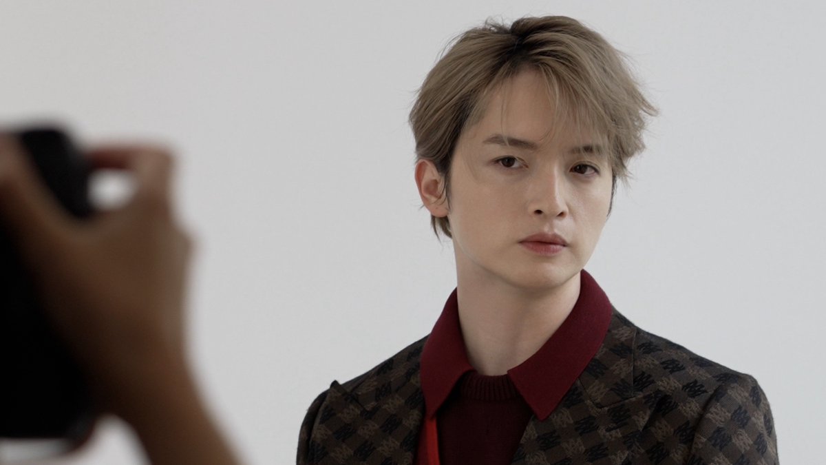 oricon's tweet image. ⽟森裕太、1年密着ドキュメンタリー️
『⽟森裕太 MODE』配信スタート❗️

キスマイの衣装作りに奔走する一方
ドラマのボクサー役のため
壮絶なトレーニングと減量も…🥊

「ある仕事をやる。なくなるまでやる」
35歳の現在地と仕事観が明らかに
oricon.co.jp/news/2421549/f…

#たまモード  #玉森裕太MODE