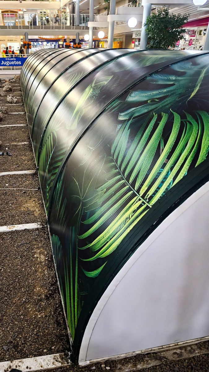 planetprint00's tweet image. Nuestra última intervención en la cúpula de Burgocentro II es un ejemplo de cómo una rotulación profesional puede convertir un punto estratégico en un imán de atención.
#PlanetPrint #RotulaciónIntegral #DiseñoVisual #ImagenCorporativa #GrandesFormatos #PublicidadExterior