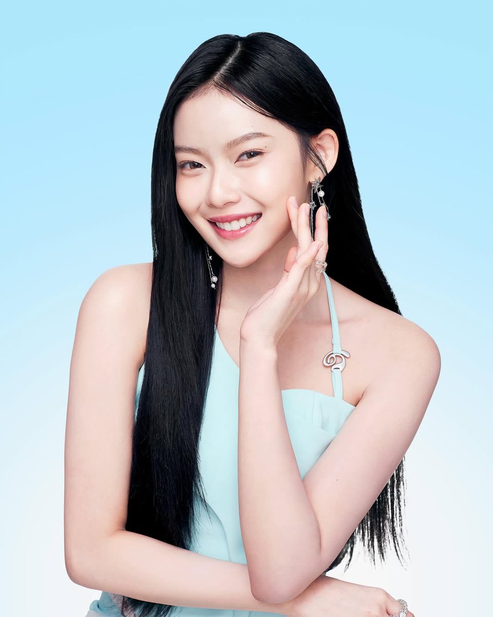 Twentythreee11's tweet photo. สวยยยยย มีรอยยิ้มสดใส สมมงพรีเซ็นเตอร์ SKINTIFIC ที่สุดดด🩵🤍😍
#Mabelz_PiXXiE #PiXXiE #SKINTIFICxPiXXiE #SKINTIFICTHAI #SKINTIFICปลอบผิวงอแง https://t.co/gVknAjtzT8
