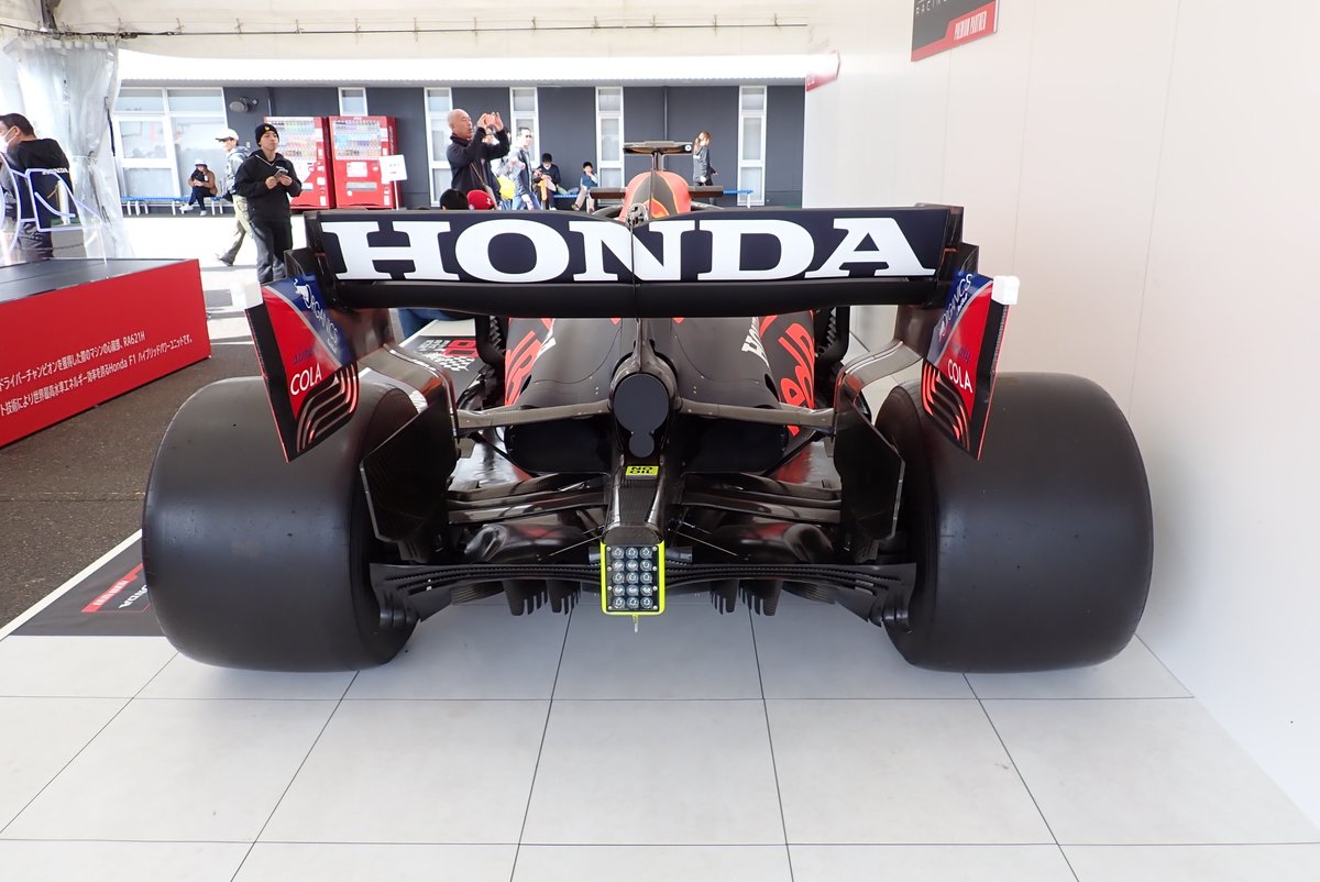 flatouthp's tweet image. レッドブルホンダRB16B、拡大すると厳しいですが1200万画素のTG‐7でもイベント撮影は楽しめます(ズームと手振れは弱いですがw)
f1-web-gallery.sakura.ne.jp
#f1 #f1jp #sformula #supergt #カメラ好きな人と繋がりたい #写真好きな人と繋がりたい #TG7 #鈴鹿サーキット