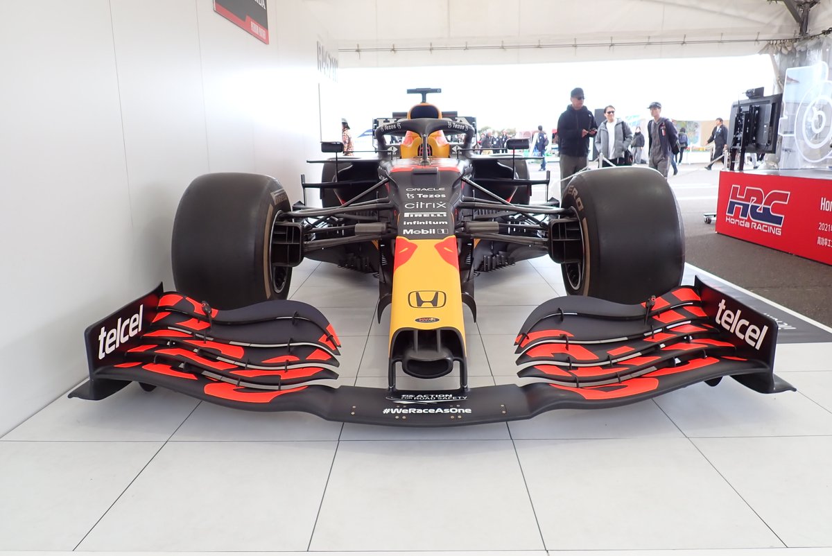 flatouthp's tweet image. レッドブルホンダRB16B、拡大すると厳しいですが1200万画素のTG‐7でもイベント撮影は楽しめます(ズームと手振れは弱いですがw)
f1-web-gallery.sakura.ne.jp
#f1 #f1jp #sformula #supergt #カメラ好きな人と繋がりたい #写真好きな人と繋がりたい #TG7 #鈴鹿サーキット