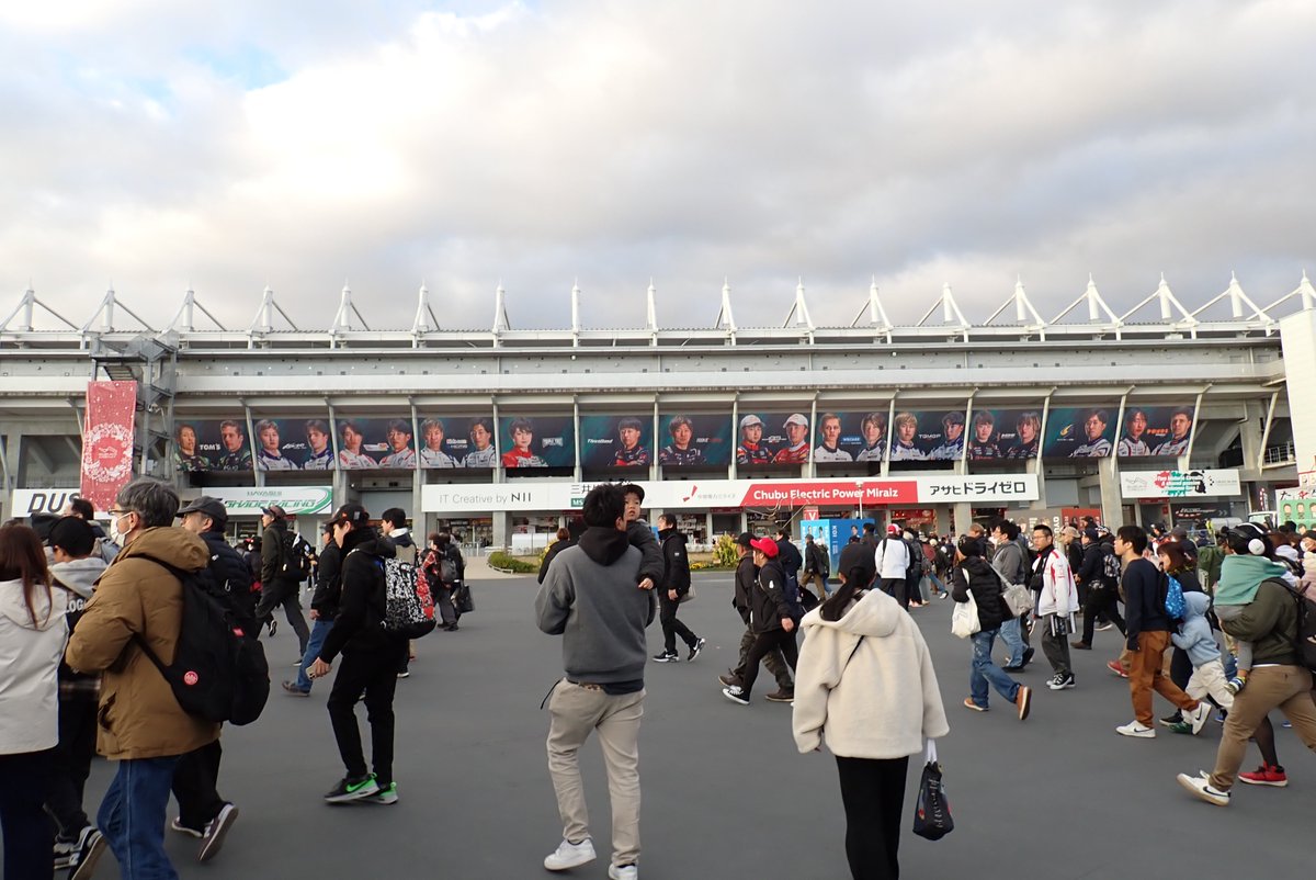 flatouthp's tweet image. レッドブルホンダRB16B、拡大すると厳しいですが1200万画素のTG‐7でもイベント撮影は楽しめます(ズームと手振れは弱いですがw)
f1-web-gallery.sakura.ne.jp
#f1 #f1jp #sformula #supergt #カメラ好きな人と繋がりたい #写真好きな人と繋がりたい #TG7 #鈴鹿サーキット