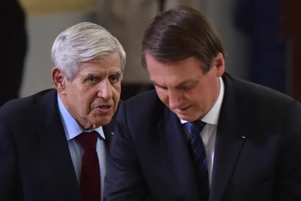 BlogdoNoblat's tweet image. PGR cita Alzheimer e se manifesta a favor de prisão domiciliar de Heleno. Segundo Gonet, quadro clínico de Heleno foi atestado por prontuários médicos. Ele citou um exame feito pelo Comando Militar do Planalto na terça-feira, quando o general foi preso, que descreve &quot;Histórico de…