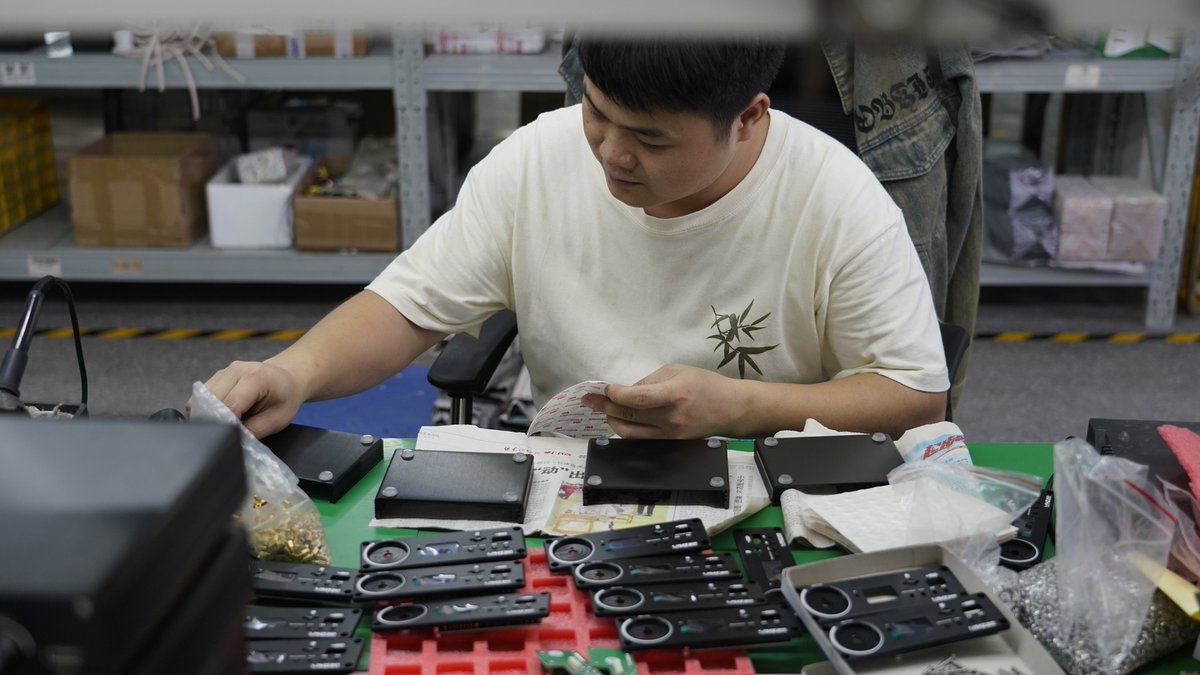 brzhifi's tweet image. 🔧 Elevate your audio projects with expert assembly of electronic components! Precision and quality are our priorities. Let’s tune into perfection together! 🎶 #AudioEngineering #Electronics #Assembly #fyp #foryou