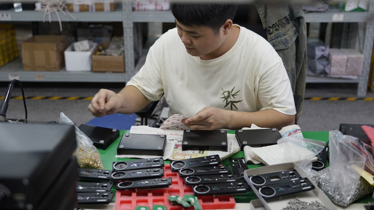 brzhifi's tweet image. 🔧 Elevate your audio projects with expert assembly of electronic components! Precision and quality are our priorities. Let’s tune into perfection together! 🎶 #AudioEngineering #Electronics #Assembly #fyp #foryou