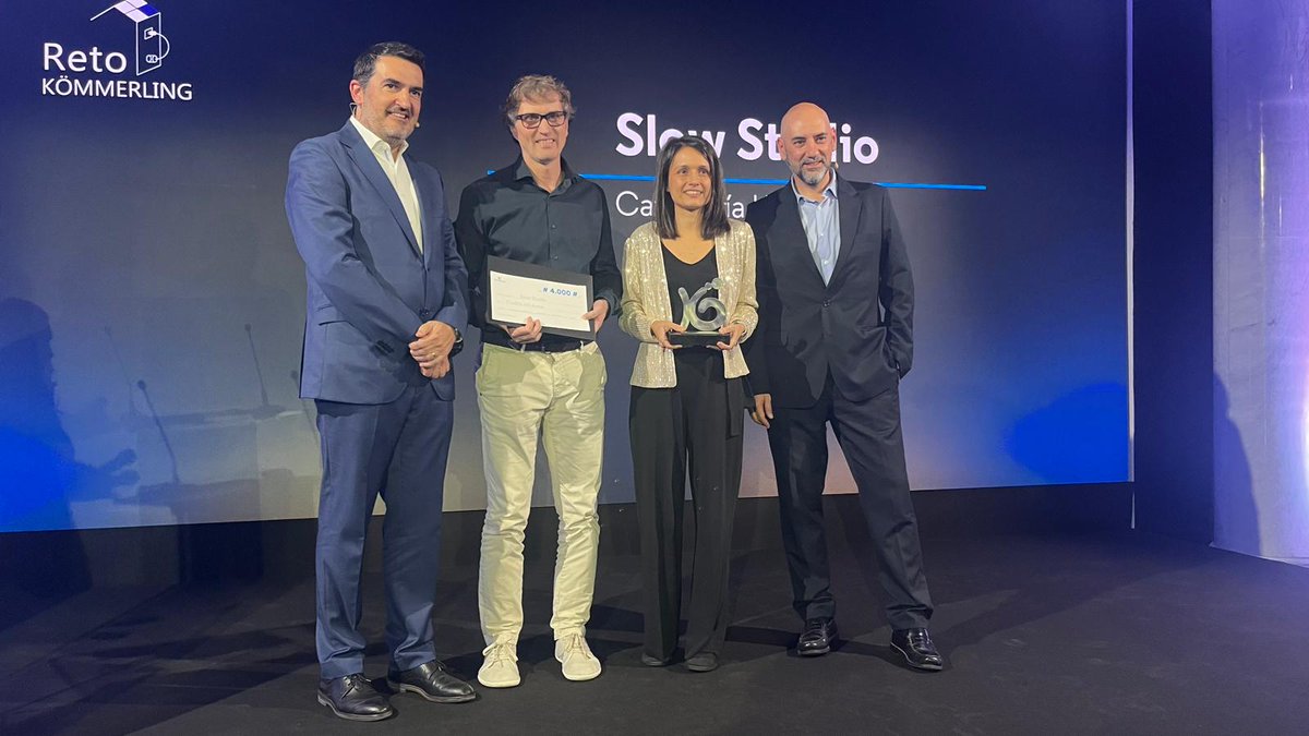 KOMMERLING_ESP's tweet photo. ¡Anoche hicimos entrega del II Premio de Arquitectura Reto Kömmerling! El ganador en la categoría de Vivienda Unifamiliar ha sido #SlowStudio, con un segundo premio para #MolArquitectura y un tercer premio para #Munarq. #PremiosRetoKömmerling https://t.co/VdR7nPxeot