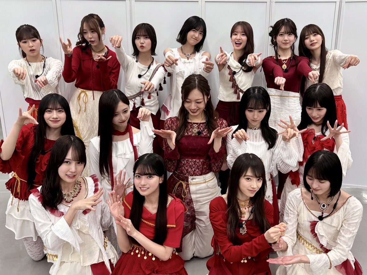 nogizaka46's tweet image. このあと21:00から放送の
テレ朝系「MUSIC STATION 」に
乃木坂46が出演します🎤
今夜はMVで着用したエスニック風のスパイスが効いた衣装で「ビリヤニ」を披露させて頂きます🔥

みんなでスパイスのかけ合い中😳
お楽しみに✨
tv-asahi.co.jp/music/

#乃木坂46 
#乃木坂46_ビリヤニ
#Mステ