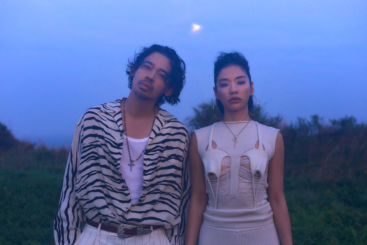 kamuy_anime's tweet image. TVアニメ『#ゴールデンカムイ』最終章のOPテーマは劇場先行版から引き続き #Awich × #ALI「黄金の彼方」に決定!!
どうぞ、お楽しみにッ!!

kamuy-anime.com/music/index6.h…