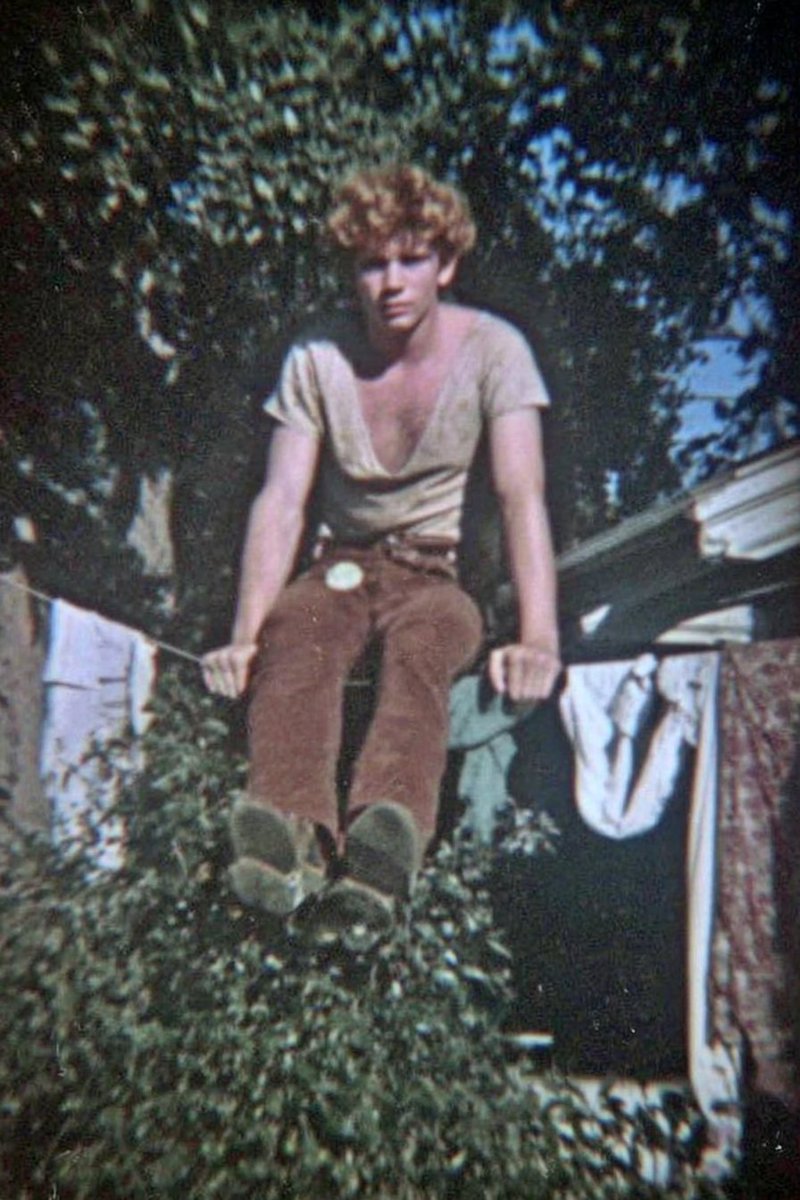 gizakdag's tweet image. NBP Prompt: Show me the person who took this photo.

First image created with Midjourney.