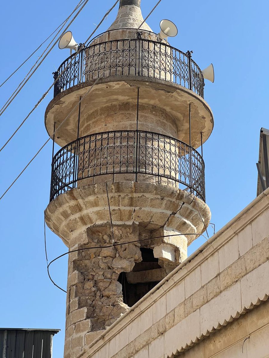 فليهدموا كل المآذن فوقنا
                          نحن المآذن فإسمع التهليلا

إن يبتروا الأطراف تسعى قبلنا
                          قدماً لجنات النعيم وصولا