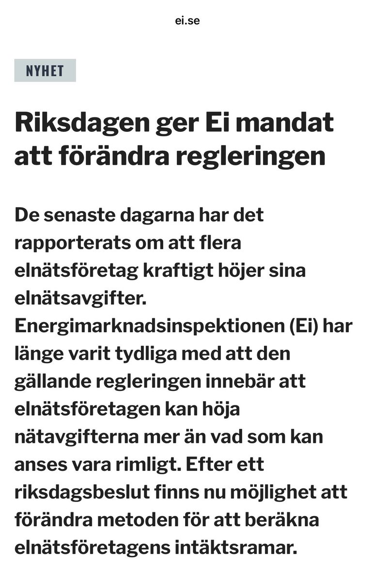 BuschEbba's tweet photo. Vi gör ett jättehäv med att städa i Sveriges energisystem.

Fokus är på vad systemet levererar till människor och företag - inte på vilka kraftslag det ska bestå av. Målet är stabila och konkurrenskraftiga elpriser, där och när elen behövs.

Under många år styrdes politiken ensidigt mot mer väderberoende kraft som inte fanns tillgänglig 24/7, 365 dagar om året.  De senaste 10-15 årens energipolitik har resulterat i att företag får nej till nätanslutning, med berg-och-dalbana i elpriserna och skenande kostnader för elnät. Dels för att man inte underhållit elnätet och byggt upp en enorm underhållssskuld,  men också för att väderberoende produktion kräver mer elnät.

Sverige har bland EUs absolut lägsta elpriser och vi har pressat dem nedåt under den här mandatperioden. Men mycket arbete återstår - både för att bygga ut baskraft som kärnkraft och för att skapa större trygghet för hushåll och näringsliv.

Många svenska märker av att elnätsavgifterna är höga och att flera bolag nu höjer dem ytterligare. Ellagen är tydlig, avgifterna ska vara skäliga.

Nu är det många som med rätta undrar om höjningarna verkligen är det. Därför har vi nästa vecka flera möten med elnätsbolag och andra aktörer för att reda i detta. Jag har också bett Energimarknadsinspektionen att komma till departementet och redogöra gör läget.

Vi ger nu äntligen Energimarknadsinspektionen mer muskler och verktyg för att kunna hålla koll på elnätsbolagen. Tidigare regeringar har visat väldigt svagt intresse för detta - och därför har vi stått med få alternativ för att kunna göra något åt detta. Det ändras nu. I onsdags beslutade riksdagen om det nya regelverk vi tagit fram för att städa upp i hur elnätsavgifterna sätts.

Det tog lång tid för Sverige att bygga upp ett av världens bästa energisystem. Det gick desto snabbare att försvaga det - något som hushållen och näringslivet fått betala priset för, bokstavligt talat.

Att städa upp tar tid, men steg för steg bygger vi nu ett energisystem som vi åter kan vara stolta över, och som står på svenskarnas sida.