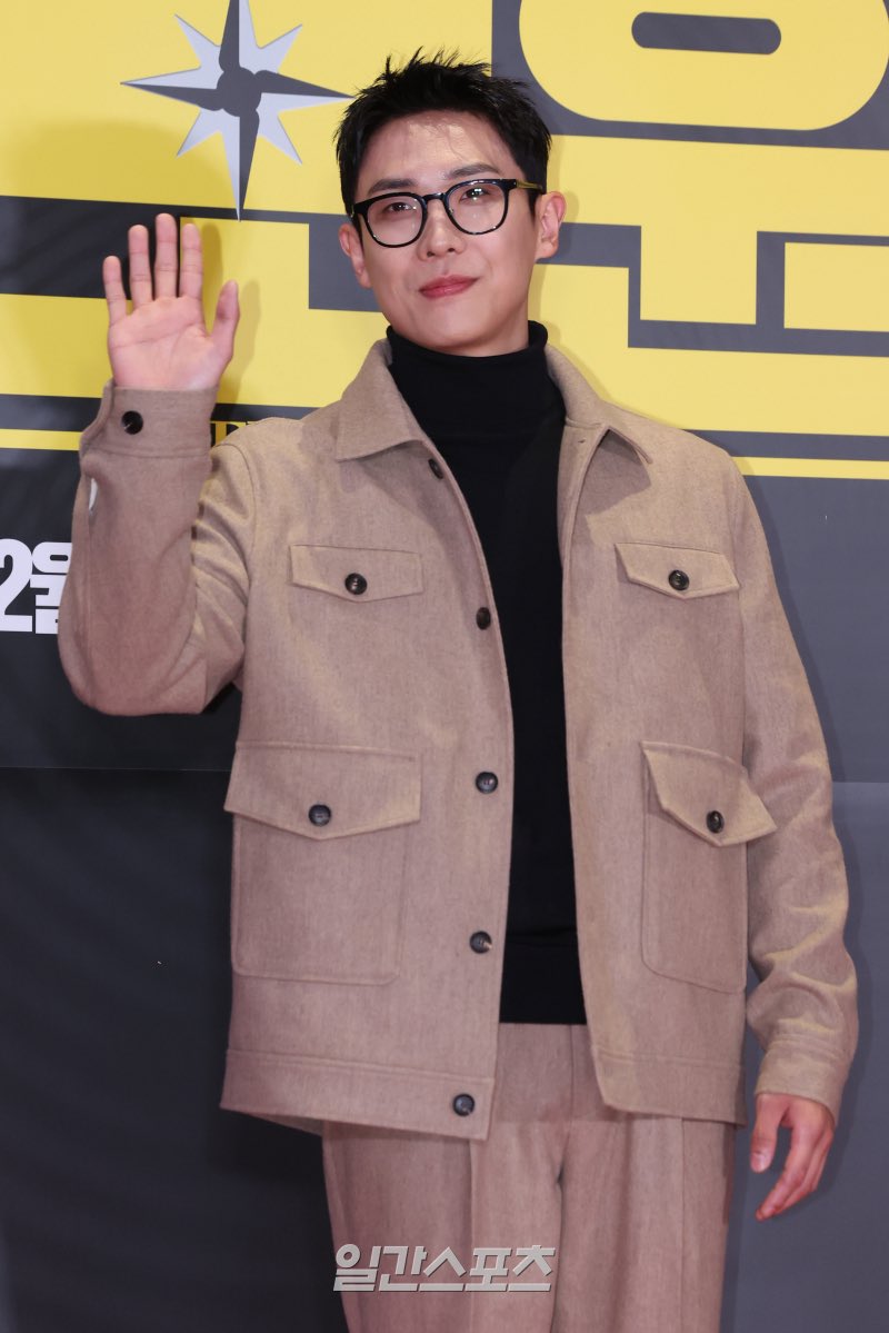 BenzsiPD's tweet image. #อีจุน ภาพนักแสดงอีจุนในวันนี้ที่ Megabox COEX รอบ VIP Premiere ภาพยนตร์เรื่อง The Informant ช่วงบ่ายวันนี้ค่า (28 พ.ย.)

📸 on pic. 

~~~~~
#อีจุน
#Leejoon 
#이준