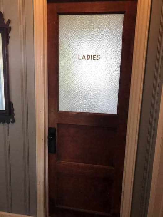 CrazyVibes_1's tweet image. My mother owned a dress shop in our small town from 1965 until the day she got too sick to unlock the door. This was the bathroom where three generations of women changed into prom dresses and wedding gowns, where teenage girls cried about body image and my mother told them they…
