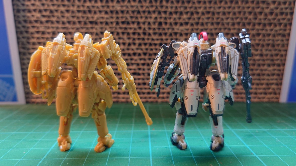 mitama_08TXN's tweet photo. W30周年なのでもう一つくらい組みたいなと思って(MHwildsばかりやってるが)RGトールギス再販狙っていたのが買えず。
GANDAM ARTIFACTのトールギスを塗ってみました！
思ってた以上に細かくてよく見えない…(ーー;)
一応BeforeAfterで
#ガンプラ
#ガンダムW30周年
#ガンダムアーティファクト https://t.co/vv0DulZiZB