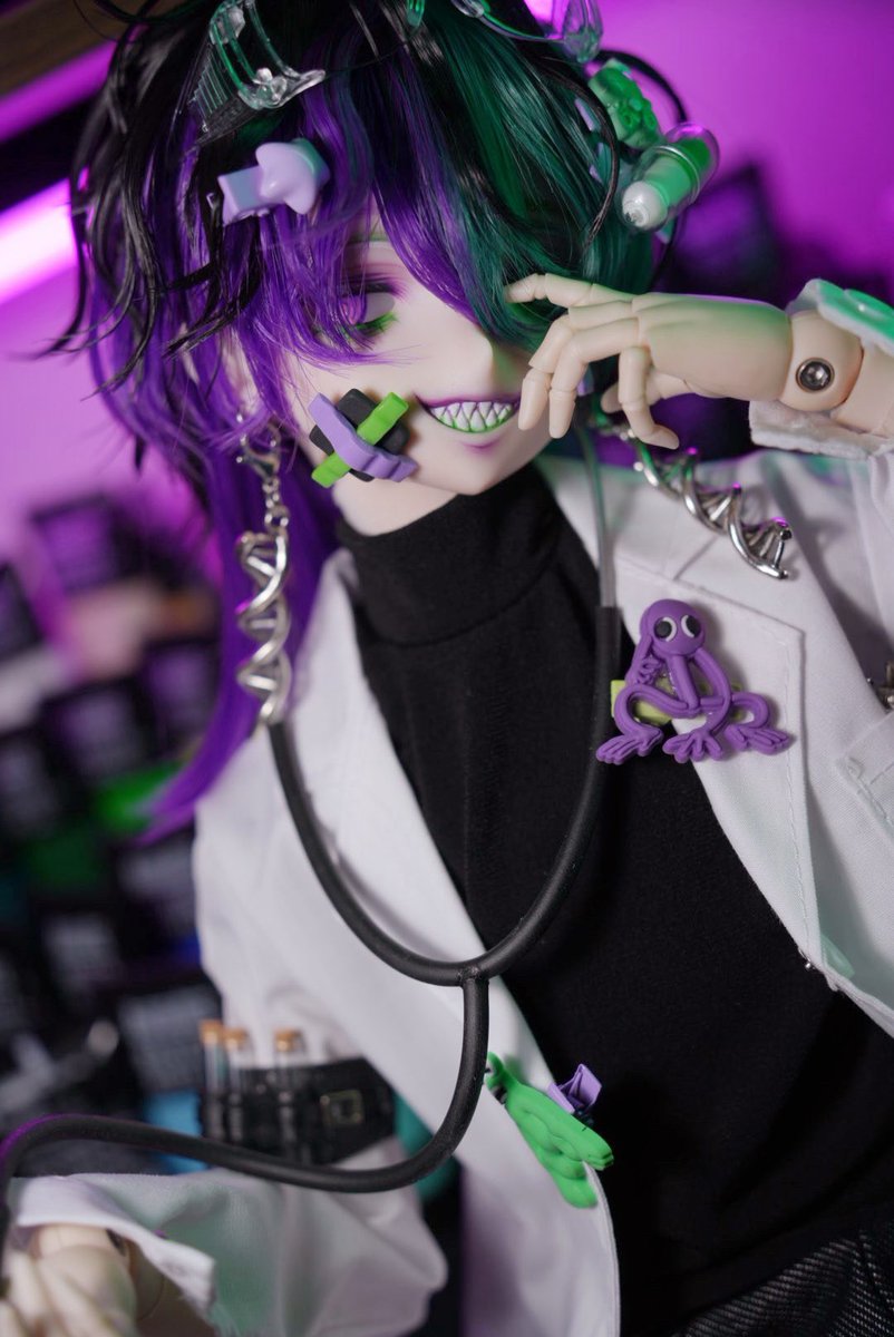 ピアスは全2種類、付け替え可能です。 パーツを自作して、オーナー様