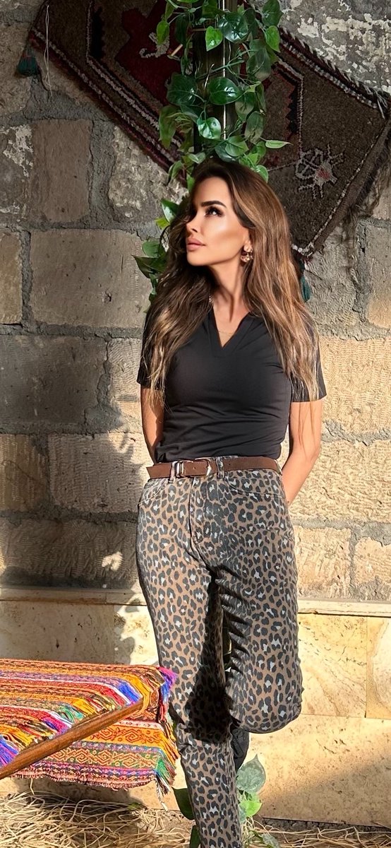 Mutluluğa giden tek bir yol vardır; o da irademiz dışındaki şeyler yüzünden kaygılanmayı bırakmaktır."