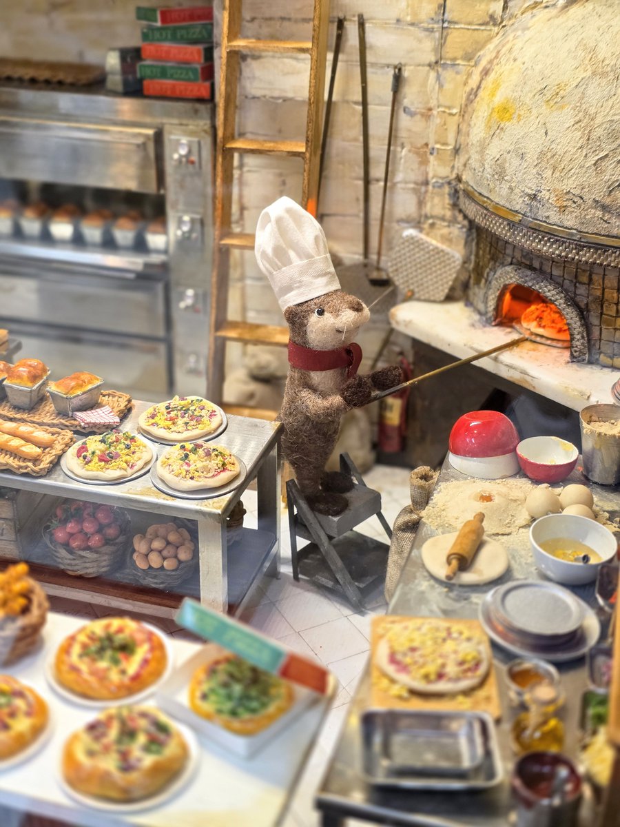 ミニチュアドールハウス パンプキンとバラのお部屋 今日は京王百貨店で開催されているドールハウス展に行ってきました