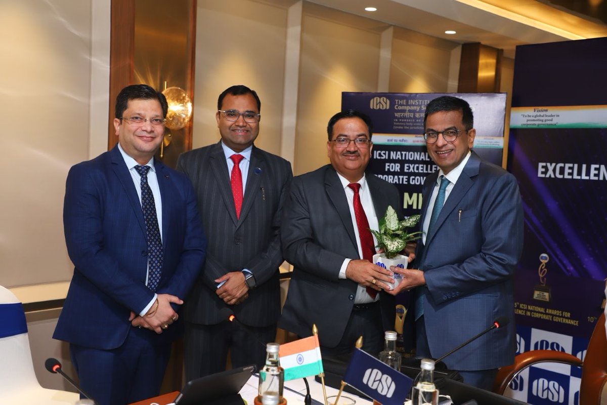 icsi_cs's tweet photo. Dr. Justice D Y Chandrachud, Hon’ble Former Chief Justice of India, chaired the Jury Meeting of 25th #ICSI National Awards for Excellence in #CorporateGovernance #ICSICGAwards #25YearsofCGAwards @MCA21India https://t.co/ssNxztuZuG