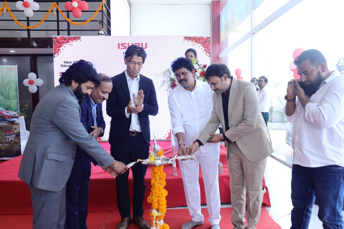 IsuzuIndia's tweet photo. Our new ISUZU Authorized Service Center is now open in Kalaburagi, Karnataka - ensuring reliable care, expert service, and a smoother journey for every ISUZU owner.
#IsuzuMotorsIndia #Isuzu #AuthorizedServiceCenter #Kalaburagi #Karnataka #ISUZUService https://t.co/Ga99iv2QdH