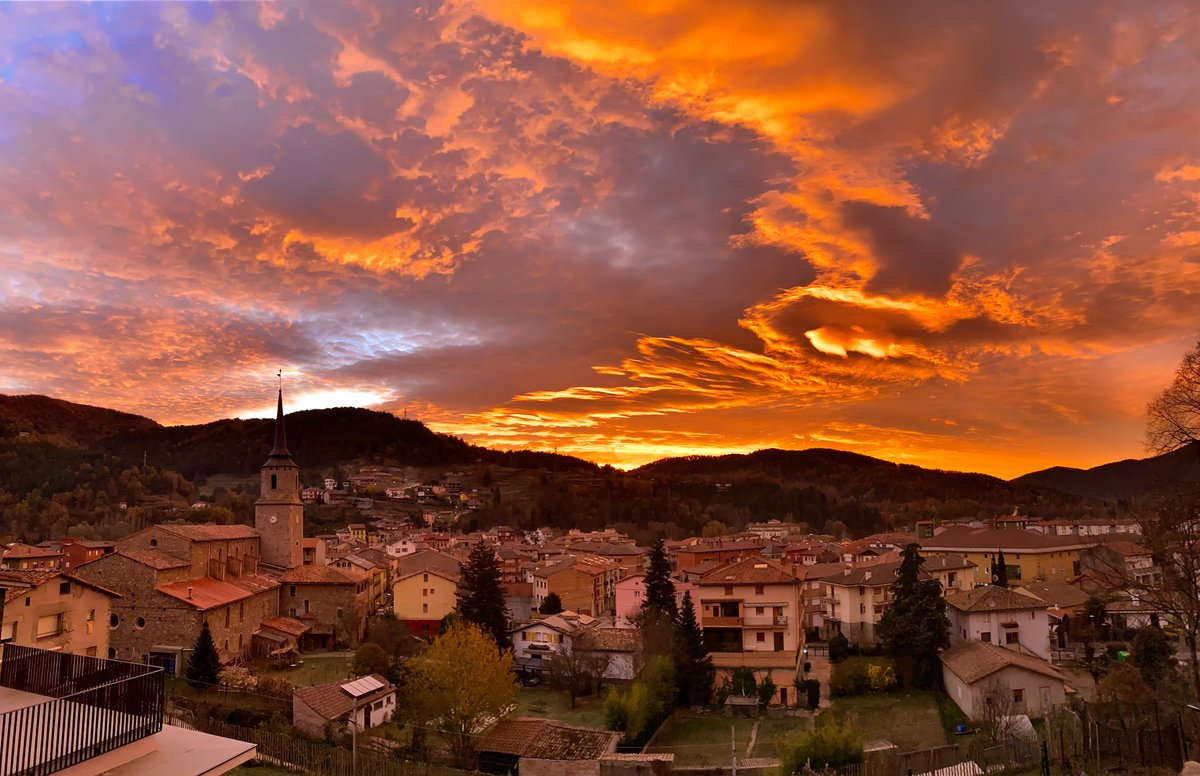 Dissabte estable, diumenge amb pluja, neu i baixada de la temperatura. 

La previsió d'#ElTemps3Cat 3cat.cat/3catinfo/dissa… 

Imatge: Joel Bares