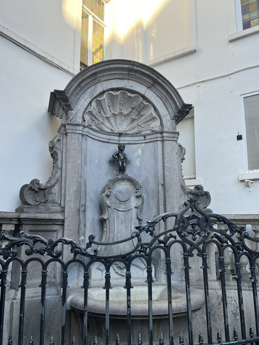 may_mllrd's tweet photo. • Bruxelles, Belgique • https://t.co/wvVwKzqou9