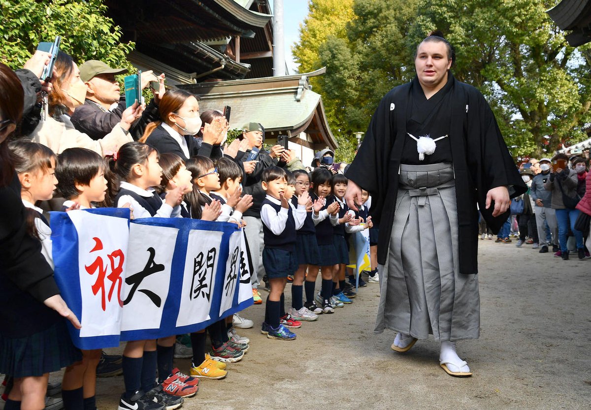 𝐎𝐳𝐞𝐤𝐢 𝐀𝐎𝐍𝐈𝐒𝐇𝐈𝐊𝐈 𝐏𝐫𝐨𝐦𝐨𝐭𝐢𝐨𝐧 𝐈𝐧𝐭𝐞𝐫𝐯𝐢𝐞𝐰 𝐢𝐧 𝐓𝐫𝐚𝐧𝐬𝐥𝐚𝐭𝐢𝐨𝐧 (𝐟𝐮𝐥𝐥 𝐭𝐞𝐱𝐭) / 𝐏𝐚𝐫𝐭 𝟐 𝐨𝐟 𝟐
Aonishiki (安青錦) has been promoted to Ozeki. The promotion was approved at an extraordinary board meeting on November 26, and the formal