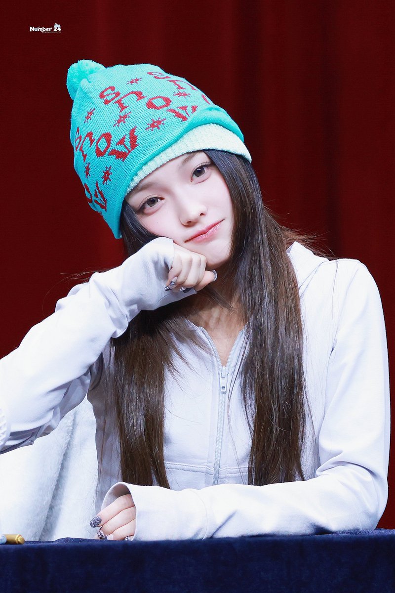 251128

#아일릿  #ILLIT  #이로하 #IROHA #イロハ