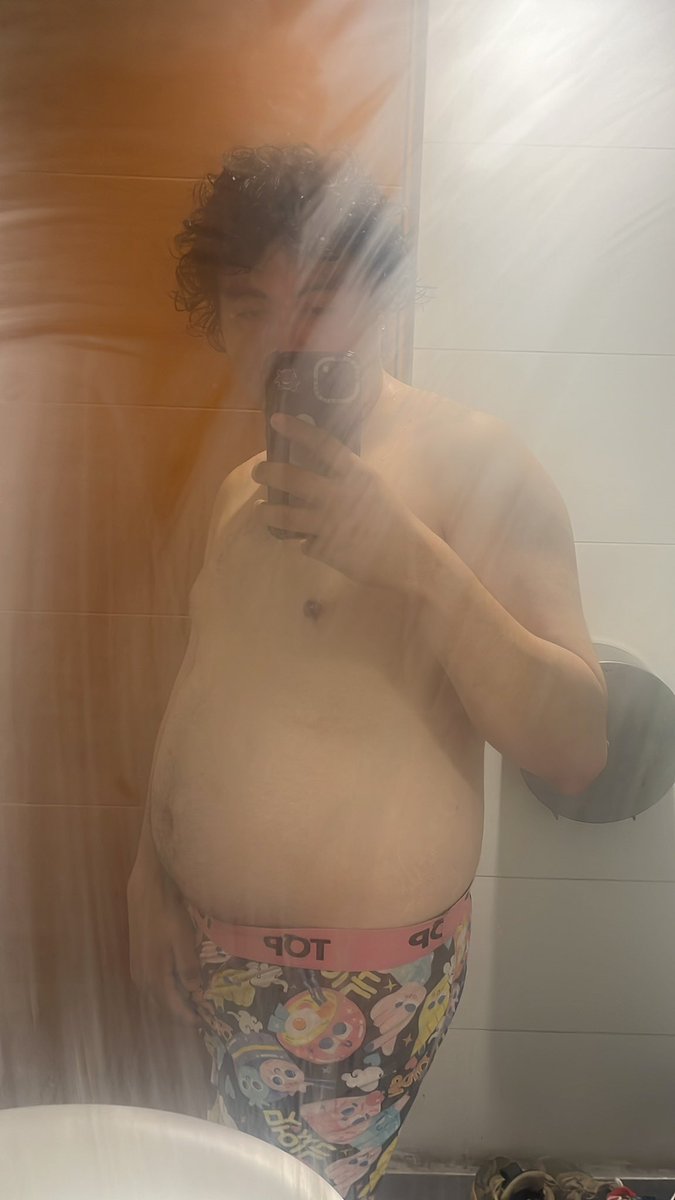 baphrogainz's tweet photo. After a shower🫦🫦
#grommr #gainerbelly #gainers #gainerart #feedeerism #bellykink #bellystuffing #bellybloat https://t.co/YXRcxksNBb