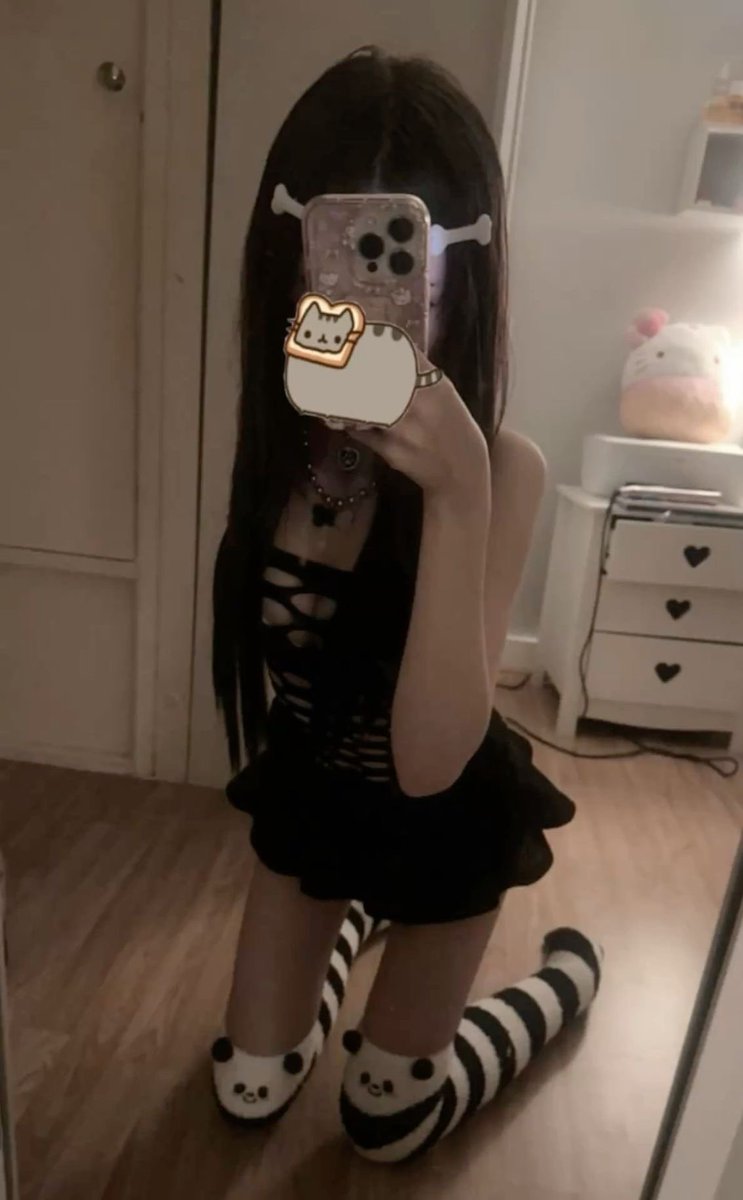 zenanaspo's tweet image. this is the only kind of thinspo that triggers me #edtwt #thinspo