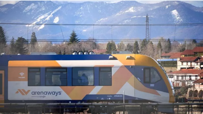 MatuteDuarte's tweet photo. Italia: Da Torino a Limone Piemonte, Arenaways lancia il treno della neve. Il servizio a partire da domenica 14 dicembre, biglietto unico da 59 € https://t.co/zRxi2ouWqr https://t.co/uxTiZJHk84