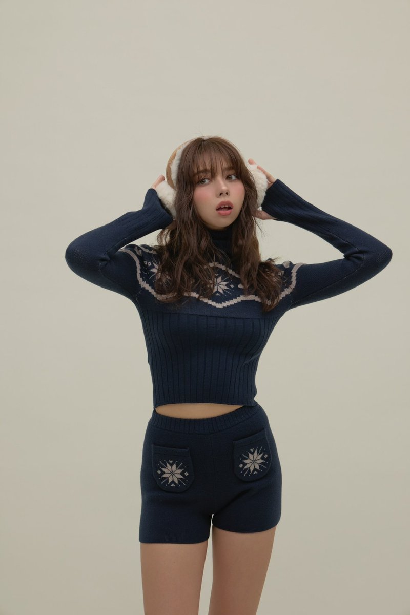 Holy knit set up color navy/red ¥17600-tax in ノルディック柄が視線