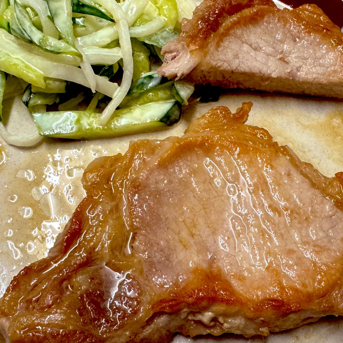 #VRChat_VStores
貰った豚のステーキ食べた
美味