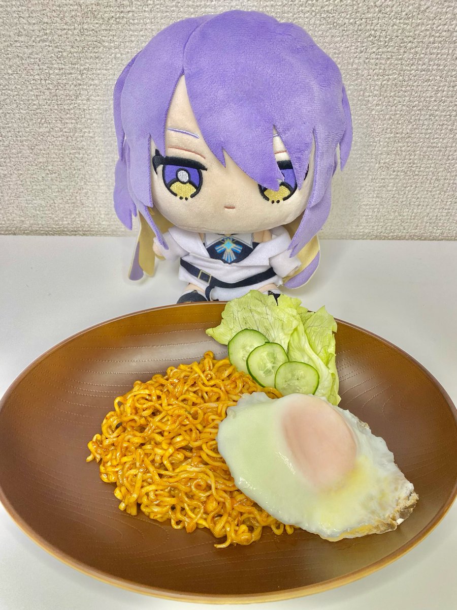 Makan malam🍽️
Indomie『 ACEH  』

I tried the ACEH flavor that many people said they liked!
Super enak!!😋❤️ I love this❤️‍🔥❤️‍🔥❤️‍🔥
とっても美味しい!!
スパイスがとっても効いていて辛味もあってすごく美味しい!!!私の好きな四川麻婆麺に近い味がする!!『ACEH』好きです!!!❤️‍🔥
#すみれID料理試し隊