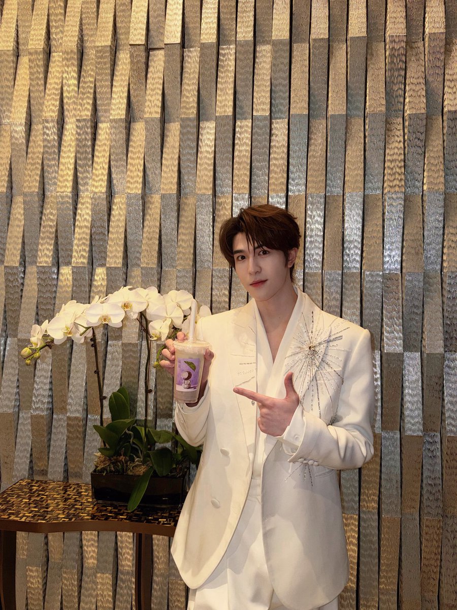 patrick_thfc's tweet image. 251128 | #NoYeyeNoTea

ʚ🐰ɞ

นมครีมเผือกแบบเดียวกับ #แพทริค
หอมมาก เข้มข้นมาก จนความอบอุ่นค่อย ๆ ทอขึ้นมาบรรจบกับความหอมลึกของเผือก 

@patrick_pppat 
#PatrickFinkler #尹浩宇
#YinHaoyu #แพทริคณัฐวรรธ์

รีบมาลองชานมครีมเผือกแบบเดียวกับแพทริคกันเร็ว สัมผัสความเนียนนุ่มละมุน…