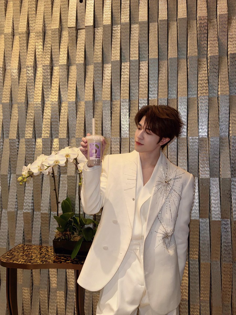 patrick_thfc's tweet image. 251128 | #NoYeyeNoTea

ʚ🐰ɞ

นมครีมเผือกแบบเดียวกับ #แพทริค
หอมมาก เข้มข้นมาก จนความอบอุ่นค่อย ๆ ทอขึ้นมาบรรจบกับความหอมลึกของเผือก 

@patrick_pppat 
#PatrickFinkler #尹浩宇
#YinHaoyu #แพทริคณัฐวรรธ์

รีบมาลองชานมครีมเผือกแบบเดียวกับแพทริคกันเร็ว สัมผัสความเนียนนุ่มละมุน…