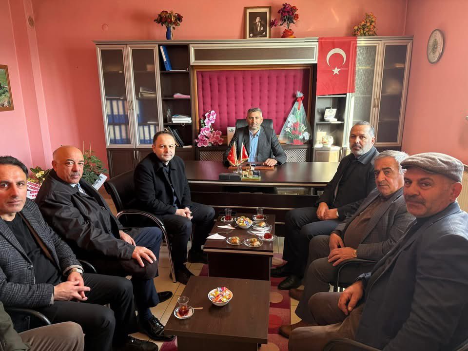 📍 ARDAHAN 

İl Başkanımız Hakan Aydın ve Teşkilatlarımızla Birlikte, 

Ardahan Damızlık Sığır Yetiştiriciliği Birliği Başkanı Özgür Sarıkaya ve Koyun ve Keçi Yetiştiriciliği Birliği Başkanı Murat Gündüz’e Hayırlı Olsun Ziyaretinde Bulunduk.

Üreticilerimizin Talep ve Önerileri