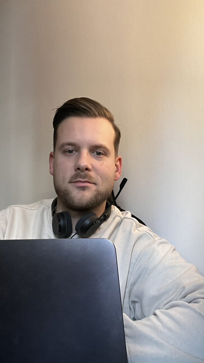 Today is my last day at my 9-to-5.

I quit my job to go all-in on my SaaS.

A year ago, I launched Affonso as a side project.

Since then, I couldn’t stop thinking about what it could become if I went all in.

So I did. I quit my job to give it everything I have.

Now it’s just