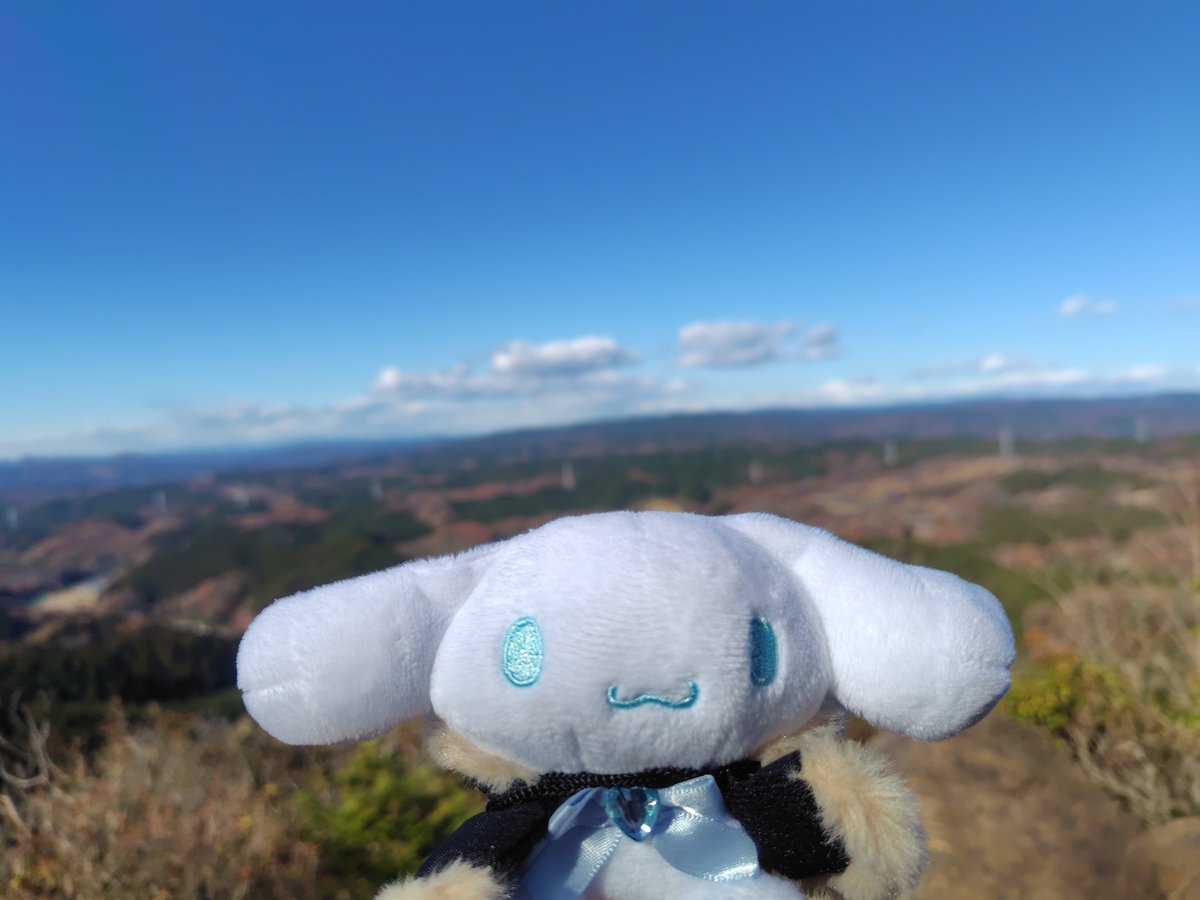 1567yumimi1636's tweet image. 今年も誕生日に御岩神社に行き御岩山に登ってきた。去年も今年も晴天。時刻も同じくらいなんで大して変わらない風景写真を撮ってきた。この1年変わった事は毎週の推し活は楽しくて沢山の人に出会った。職場でやるストレス度合いを見るチェックで昨年医者行けレベルが今年はノーストレス！推し活は健康