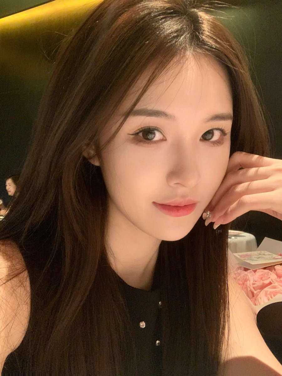 Mixue20Q's tweet photo. Live a good life in the days without updates. https://t.co/N5tw7vBUz4