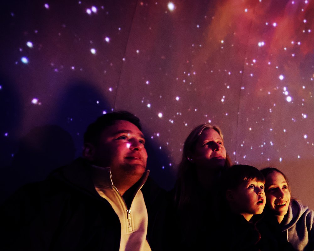 scienceoxford's tweet image. Winter Wonders at the Science Oxford Centre! 

Saturday 13 December: light up the festive season with a Family Day visit and pop-up Planetarium Show!

Book ahead eu1.hubs.ly/H0q0jCW0

🌲 Woodland access all day
☕Visitor Café