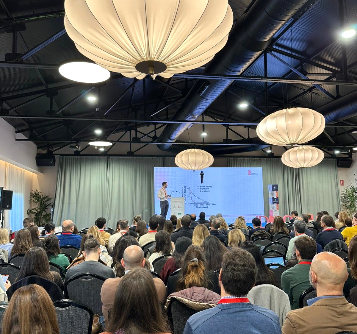 idiscam's tweet image. Y Miguel Perales, del Grupo de investigación: Laboratorio de Oncología Matemática, con su charla:  “Optimizing chemoradiotherapy for malignant gliomas using in-silico trials: EGFR as a biomarker”

#JornadadeInvestigación #IDISCAM