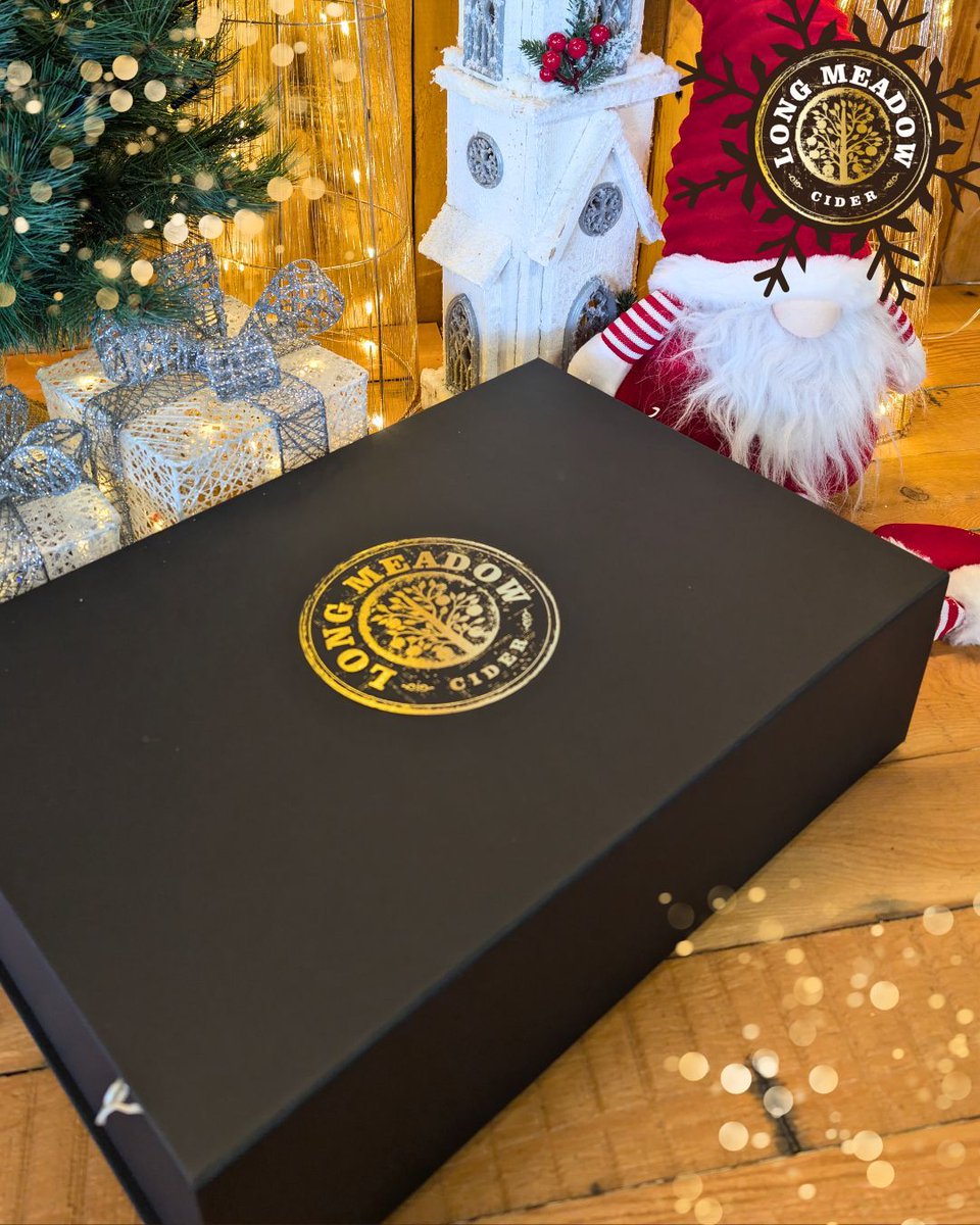 LongMeadowCider's tweet image. Pick one of our beautiful large black hampers and fill it with your choice of ciders, juices, and goodies. 

Just email us to build your bespoke gift! 
info@longmeadowcider.com or visit the website and head to Contact Us.

#LongMeadowCider #Armagh  #Cider #CraftCider